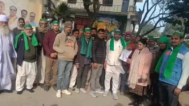 नौगावां सादात: बिजली विभाग से परेशान किसानों ने नौगांवा तहसील पर भाकियू संयुक्त मोर्चा को सौंपा ज्ञापन