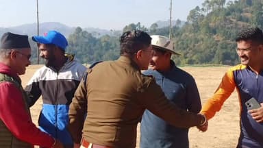 लमगड़ा: एसएसपी अल्मोड़ा के निर्देशन में लमगड़ा पुलिस ने जागरूकता अभियान चलाया, क्रिकेट खिलाड़ियों को नशे से दूर रहने की दी सीख