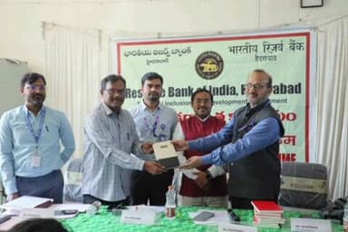 దుబ్బాక: తొగుట మండల సమాఖ్య కార్యాలయంలో జరిగిన ఆర్థిక అక్షరాస్యత అవగాహన కార్యక్రమం