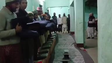 पेशरार: शेख भिखारी दिवस पर हिरही मदरसा में बच्चों को कंबल वितरण, 18 जनवरी को भव्य मेले का आयोजन