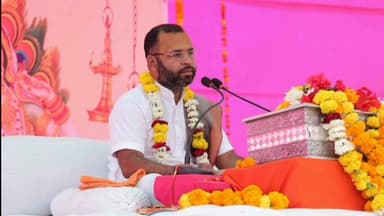 सनावद: सनावद की राधाकृष्ण बाहेती कॉलोनी में शुक्रवार से भव्य कलश यात्रा के साथ श्री शिव महापुराण कथा शुरू