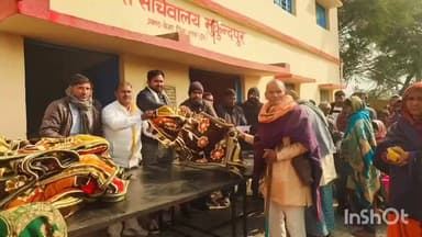 केतार: केतार पंचायत सचिवालय में बीडीओ द्वारा कंबल वितरण