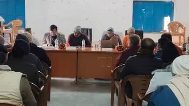 हरनौत: हरनौत प्रखंड कार्यालय के सभागार में 20 सूत्री कार्यान्वयन समिति की बैठक हुई, विधायक रहे मौजूद