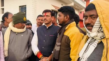 डेहरी: डेहरी विधायक निरंजन बिगहा पहुँचे, ग्रामीणों की समस्याएँ सुनीं