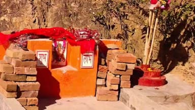 रनियां: सरबो घाटी के बंजारी पूजा स्थल में दुर्गा मां की तस्वीर पर पत्थर मारा गया