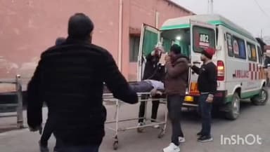 गभाना: हाईवे पर दौरऊ मोड़ के पास मैक्स की चपेट में आकर दो लोग घायल, अस्पताल में भर्ती कराया गया