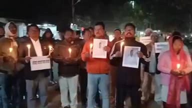 झींकपानी: झींकपानी-खूंटी: पहड़ा राजा सोमा मुंडा की हत्या के विरोध में तम्बो में निकाला गया कैंडल मार्च