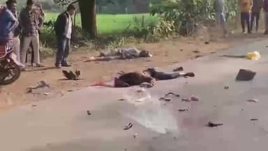 बड़ागांव धसान: बड़ागांव क्षेत्र में तेज रफ्तार पिकअप ने बाइक को मारी टक्कर, दो लोगों की दर्दनाक मौत