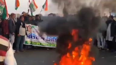 খড়গপুর ১: কলকাতায় আইপ্যাকের দপ্তরে ইডির হানা, খড়্গপুরে বিক্ষোভ তৃণমূলের