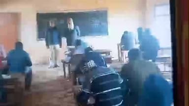 उतरौला: उतरौला तहसील अंतर्गत रेहरा बाजार में दसवीं और 12वीं के छात्र-छात्राएं प्रिपेयर प्री-बोर्ड एग्जाम में शामिल हुए