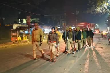 सफीपुर: सफीपुर क्षेत्राधिकारी सोनम सिंह ने पुलिस बल के साथ किया गश्त, शांति व्यवस्था के लिए दिए आवश्यक दिशा-निर्देश