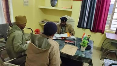 काशी चक: शाहपुर थाना के अंचल निरीक्षक ने किया औचक निरीक्षण, दिए कई निर्देश