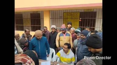 बारसोई: राजस्व सचिव डॉ. महेन्द्र पाल बलरामपुर में, फार्मर रजिस्ट्री कैम्प का किया निरीक्षण