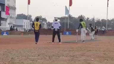 திருச்சுழி: திராவிட பொங்கல் கொண்டாடும் விதமாக திருச்சுழி பிரிமியர் லீக்கில் வெற்றி பெற்ற அணிகளுக்கு அமைச்சர் பரிசுகளை வழங்கினார்