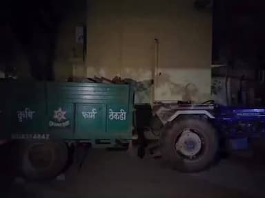 सीकरी: सीकरी पुलिस ने गांव भुरूवास रोड से अवैध खनन करते हुए ट्रैक्टर-ट्रॉली को किया ज़ब्त
