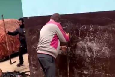 सिविल लाइन्स: बुराड़ी विधानसभा के वार्ड नंबर 9, संत नगर A2 ब्लॉक में नगर निगम द्वारा विशेष सफाई अभियान