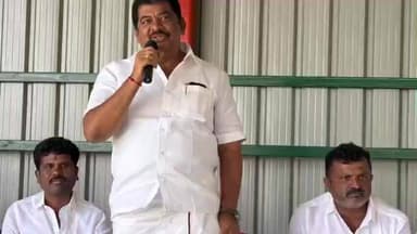 ஓசூர்: N.B.அக்ரகாரம் கிராமத்தில் ஒசூர் தெற்கு ஒன்றிய திமுகவினருக்கு, திமுக சார்பில் பொங்கல் பரிசு தொகுப்பினை வழங்கிய எம்எல்ஏ