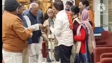 अमरवाड़ा: श्याम चौरसिया ने ₹1 लाख 1 हजार की सहयोग राशि दान की, समिति ने पगड़ी, माला व पुष्प वर्षा से किया सम्मान