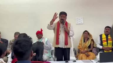 नारायणपुर: ओरछा पहुंचे उपमुख्यमंत्री ने जनचौपाल लगाकर नियद नेल्ला नार योजना के तहत विकास और शांति पर समाज प्रमुखों से किया संवाद