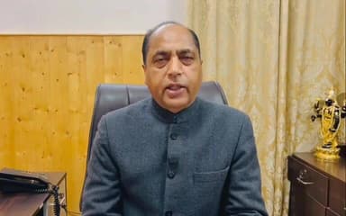 कुमारसैन: युवाओं की पीठ में छुरा घोंप रही सुक्खू सरकार, पुनर्नियुक्ति के जरिए चहेतों को बांटी जा रही 'रेवड़ियाँ': जयराम ठाकुर