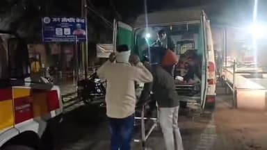 मिश्रिख: सुल्तानपुर के पास तेज रफ्तार ट्रैक्टर ने सड़क पर बाइक को मारी जोरदार टक्कर, दो लोग हुए घायल