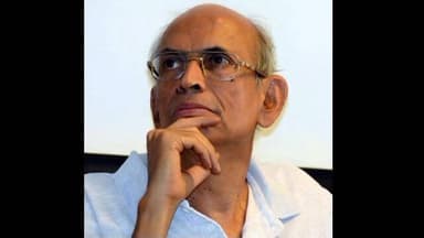 नरखेड: पद्मश्री डॉक्टर माधव गाडगीळ यांना माजी गृहमंत्री अनिल देशमुख यांनी वाहिली श्रद्धांजली