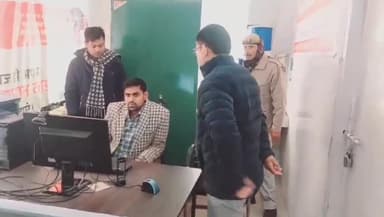 चरखारी: महोबा: एसडीएम ने चरखारी सामुदायिक स्वास्थ्य केंद्र का किया निरीक्षण, संबंधित को दिए आवश्यक निर्देश