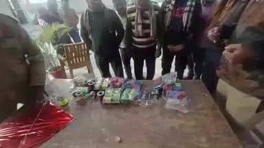 आलापुर: पतंग उड़ाने के लिए दुकानों पर चायनीज़ माझा बिकने की नहीं है खैर, जैतपुर थानाध्यक्ष ने अभियान चलाकर की दुकानों की चेकिंग