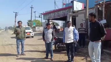 ସୋର: ସୋର ୧୬ ନମ୍ବର ଜାତୀୟ ରାଜପଥ ପାର୍ଶ୍ଵ ବେରିକ୍ଟ ବେଆଇନ ଭାବେ କାଟି ରାସ୍ତା ନିର୍ମାଣ,ଭାରପ୍ରାପ୍ତ ତହସିଲଦାରଙ୍କ ତଦନ୍ତ