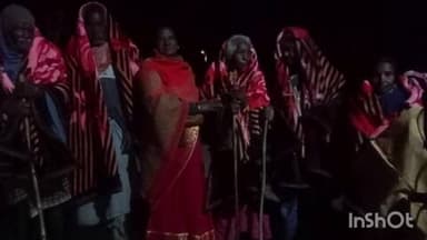 खूंटपानी: होरलोर में जिला परिषद सदस्य यमुना तियू ने 10 जरूरतमंद लोगों को कंबल वितरित किए