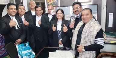 दिल्ली रोहिणी कोर्ट से मिनाक्षी व इनकी team...