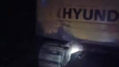 विजयराघवगढ़: विजयराघवगढ़ में अवैध खनन: सरपंच की ज़मीन से रातों-रात खन्ना पत्थर निकाला जा रहा, अधिकारी मौन क्यों?