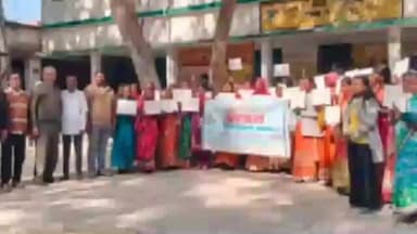 पोटका: गीतिलता मध्य विद्यालय संकुल में एनआईएलपी कार्यक्रम के तहत 105 परीक्षार्थियों को प्रमाण पत्र वितरित