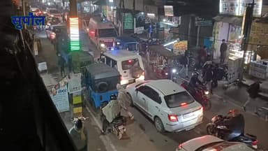 नगर परिषद क्षेत्र के महावीर चौक पर भीषण जाम, एंबुलेंस समेत प्रशासनिक वाहन घंटों फंसे #SupaulNews #hilightseveryonefollow...