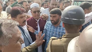 किसान सभा का उग्र प्रदर्शन नगर परिषद में घुसने का प्रयास पुलिस ने रोका #live #viral #kisan #didwanajila