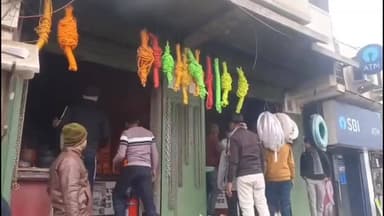 बड़हिया: हार्डवेयर दुकान में शॉर्ट सर्किट से लगी आग, लाखों का नुकसान