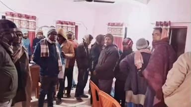 डुमरी कटसरी: डुमरी कटसरी प्रखंड क्षेत्र में ई-केवाईसी किसान कार्य जारी, बीडीओ ने लिया जायजा