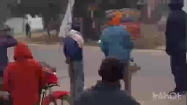 सिरौली गौसपुर: खुटौली चौराहा पर रोडवेज बस ने छात्रा को जोरदार टक्कर मारी, छात्रा घायल, बस विद्युत पोल से टकराकर खाई में जा घुसी