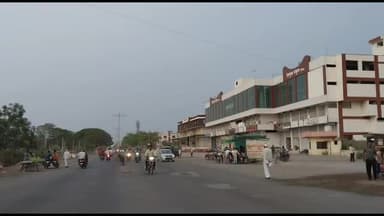 चोपडा: चोपडा शहरातील परदेशी गल्लीतून २० वर्षीय तरुणी झाली बेपत्ता. चोपडा शहर पोलीस ठाण्यात नोंदवली हरवल्याची तक्रार