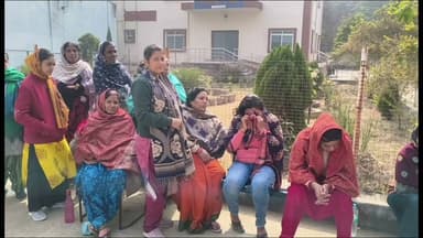 एसआई पुरेंद्र सिंह को अनियंत्रित ट्रक ने मारी टक्कर,मौके पर हुई मौत;पूरे गांव में पसरा मातम@aajtak