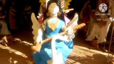 बरकट्ठा: बरकट्ठा में माँ सरस्वती की प्रतिमा को अंतिम रूप देने में जुटे कारीगर