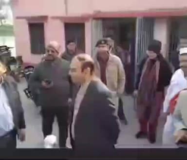 उजियारपुर: उजियारपुर में किसानों के ई-केवाईसी रजिस्ट्रेशन शिविर का डीएम ने लिया जायजा