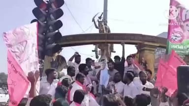 జనగాం: జనగామ జిల్లా కేంద్రంలో రాహుల్ గాంధీ సీఎం రేవంత్ రెడ్డి కటౌట్లకు ఉరివేసి బీఆర్ఎస్ పార్టీ ఆధ్వర్యంలో నిరసన