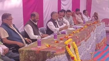 છોટાઉદેપુર: કુંડલ ખાતે સમાજ શિક્ષણ શિબિરનું આયોજન કરાયું, સાંસદ અને પૂર્વ રેલ રાજ્યમંત્રી ઉપસ્થિત રહ્યા.