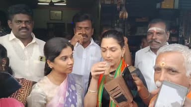 ஆலங்குடி: சந்தைப்பேட்டையில் சாலையோர டீக்கடையில் டீ அருந்திய நடிகை குஷ்புவின் வீடியோ இணையத்தில் வைரல்