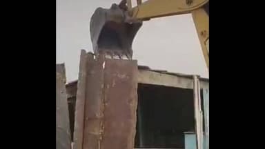 वज़ीरपुर: वजीरपुर मेड़ी गांव में 10 बीघा चारागाह भूमि से अतिक्रमण हटाया गया, 5 साल पुराना कब्जा ध्वस्त