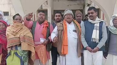 मुहम्मदाबाद गोहना: अलाउद्दीनपुरा इलाके के लोगों ने रास्ते की मांग को लेकर जिलाधिकारी को सौंपा ज्ञापन, रास्ते की उठाई मांग