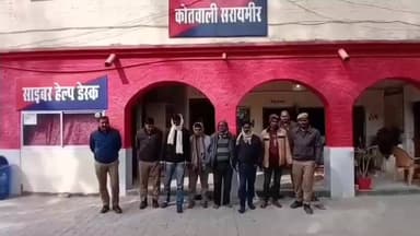 निज़ामाबाद: सरायमीर थाना की पुलिस ने जुआ खेलते 5 अभियुक्तों को किया गिरफ्तार, ₹12,000 नगद तथा ताश के पत्ते किए बरामद
