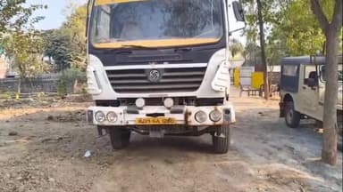 अकलेरा: अकलेरा वन विभाग ने अवैध खनन के खिलाफ कार्रवाई करते हुए देवनारायण की डूंगरी से अवैध खनन कर रहे डंपर को किया ज़ब्त