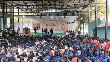 महू के स्कूल में वीर बाल दिवस पर रैली निकाली गई, विधायक उषा ठाकुर भी शामिल हुईं